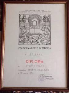 Roberto diploma certificate